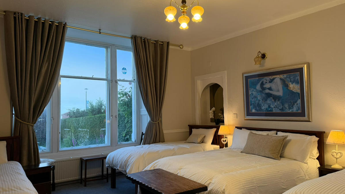 Guest room