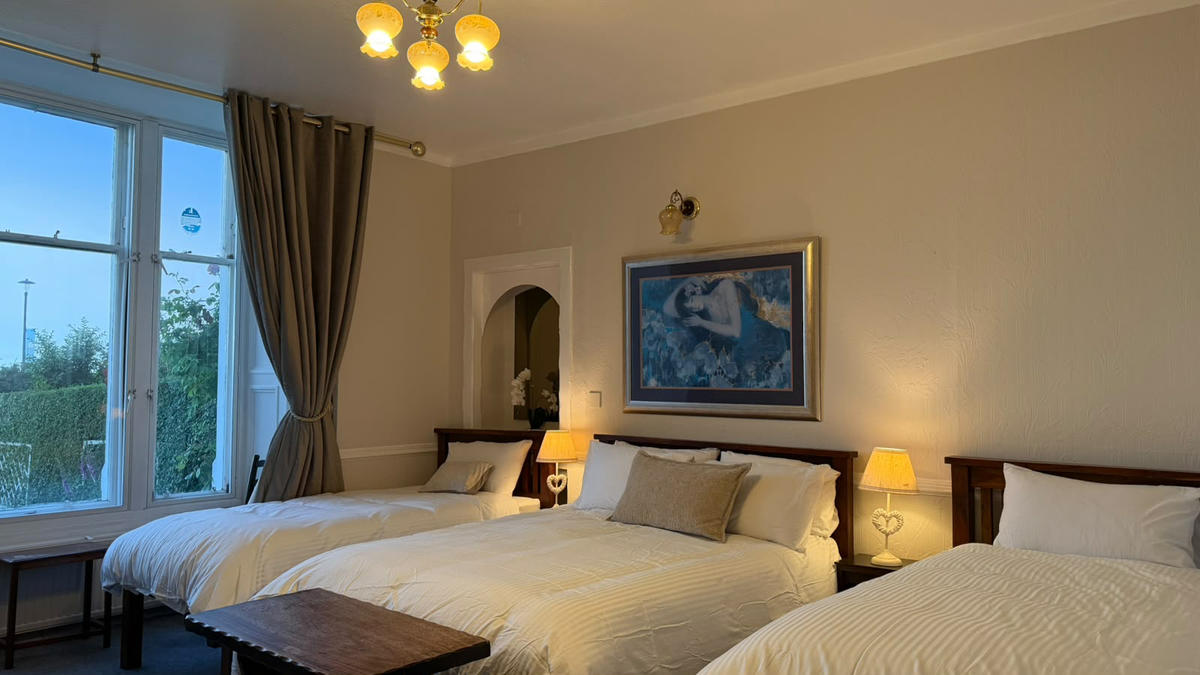 Guest room