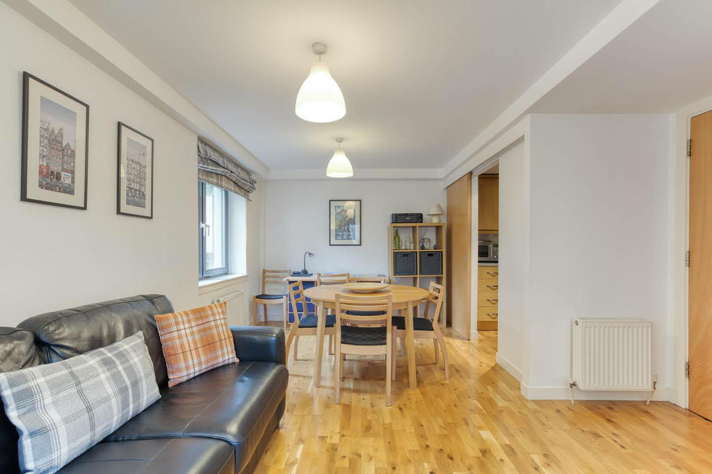 Living room / Dining area