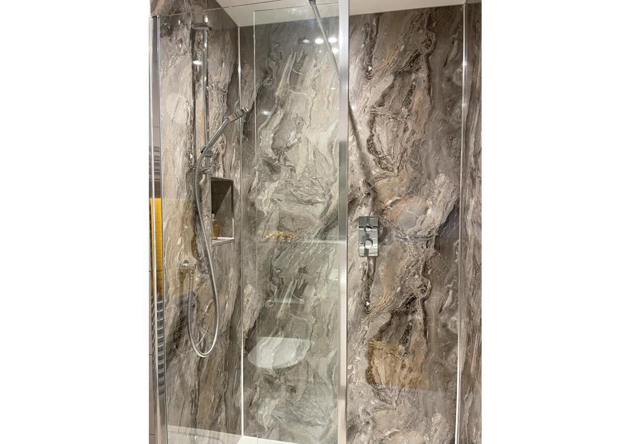 En suite bathroom