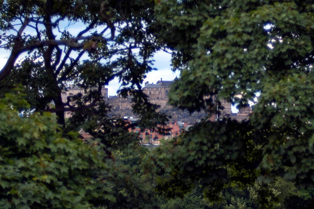 Looking to Edinburgh Castle