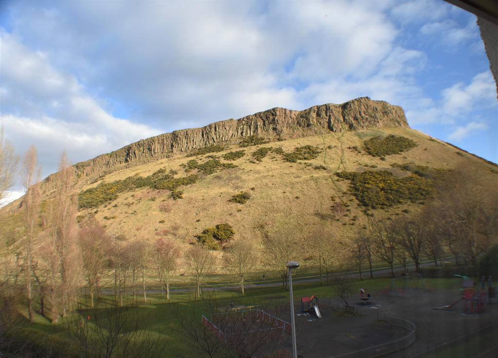 Looking to Arthurs Seat