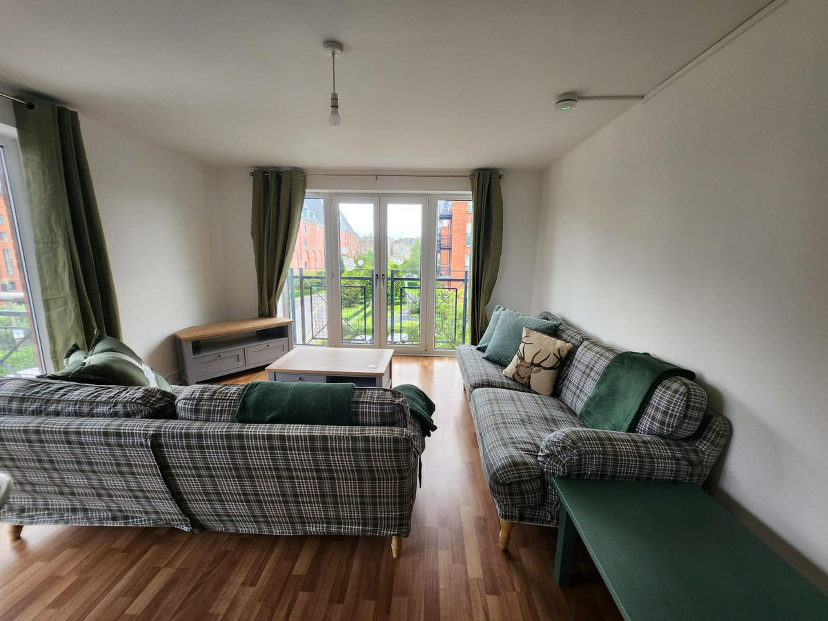 Living/dining 
area