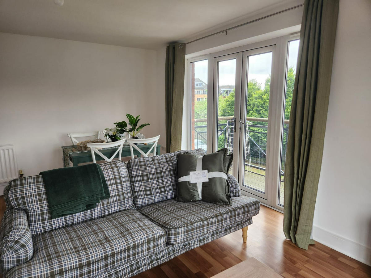 Living/dining 
area