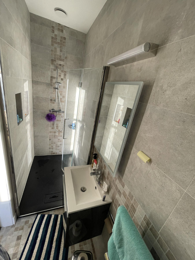 En suite bathroom
