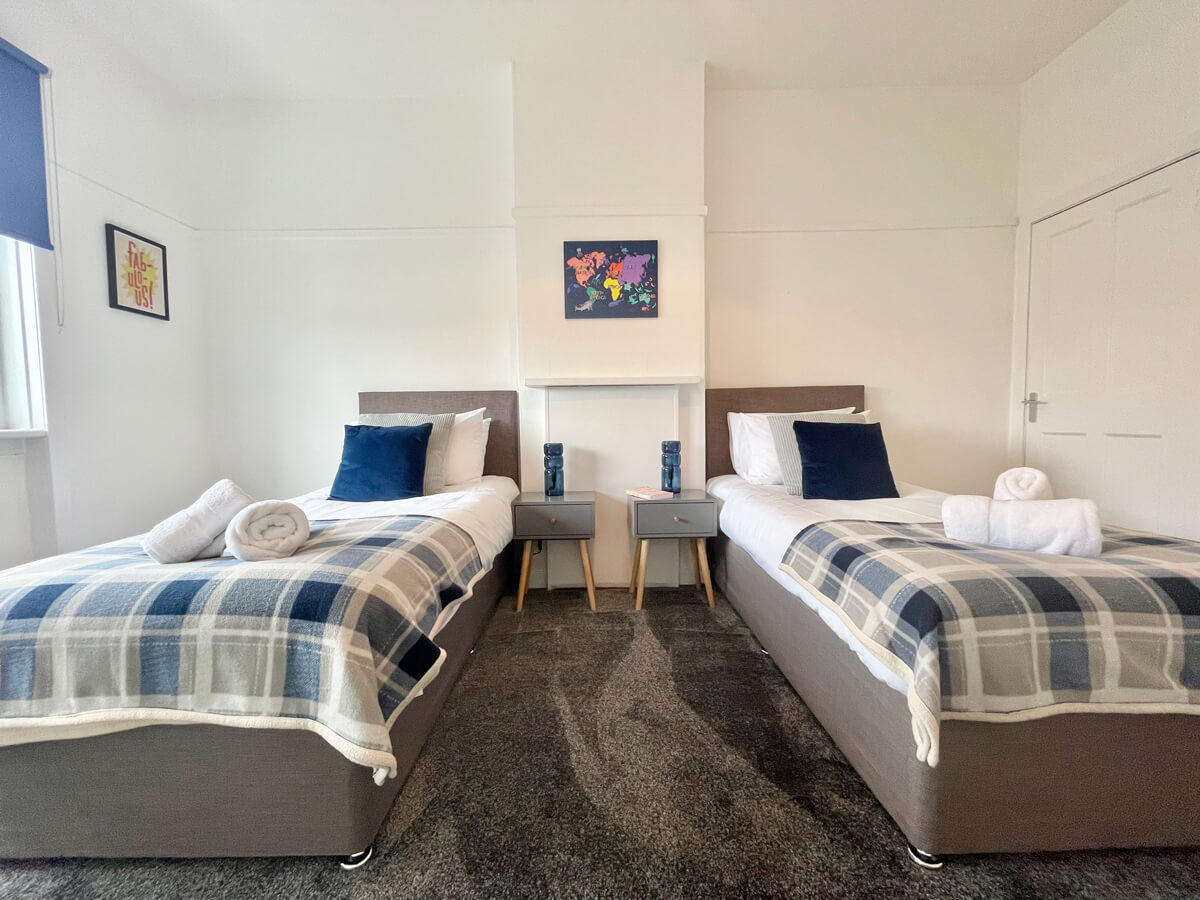 Twin bedroom