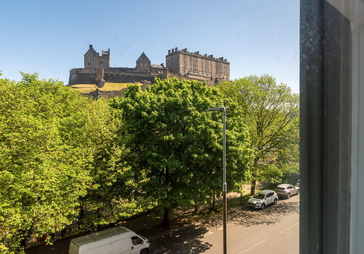 Views of Edinburgh Castle