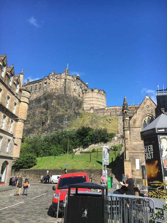 Looking to Edinburgh Castle