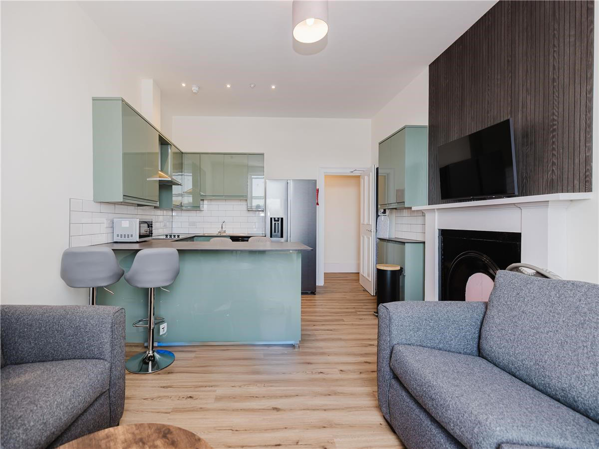 Living / Kitchen area
