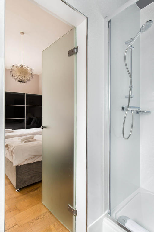 En suite Shower