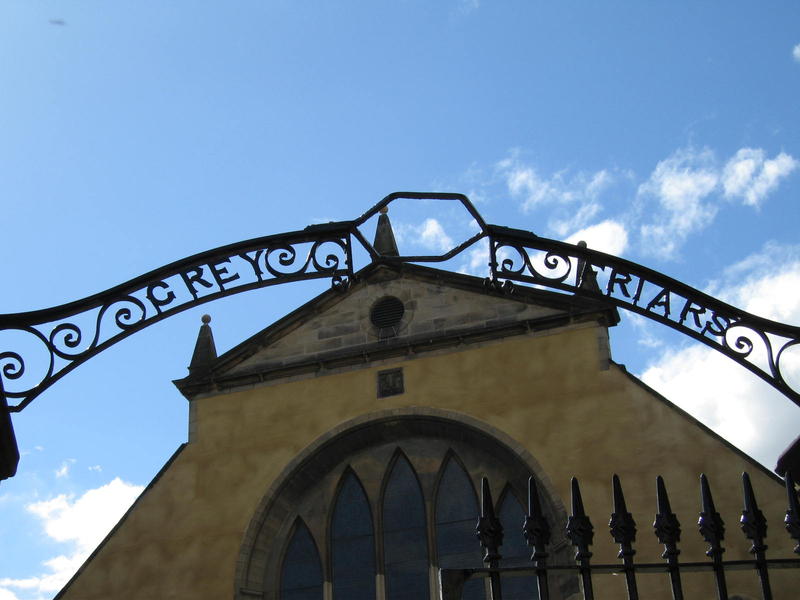 Entrance to Greyfriars churchyard
