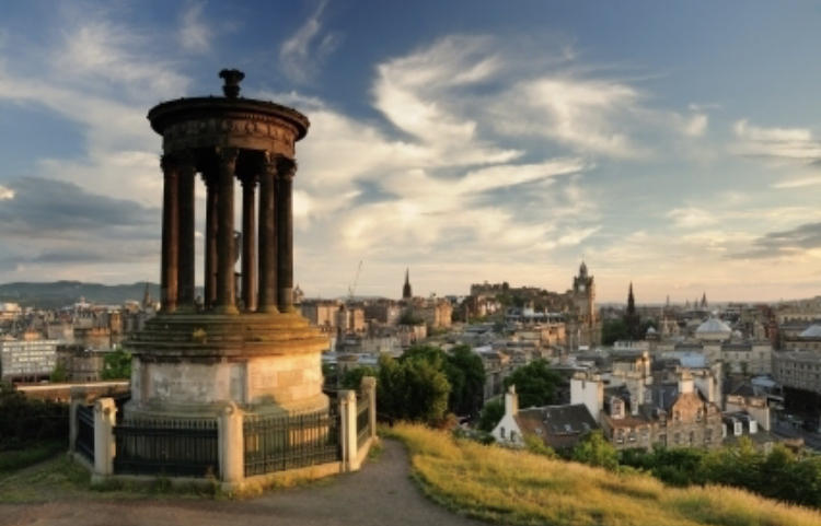 Robert Burns' Monument on Regent Rd - minutes walk away!