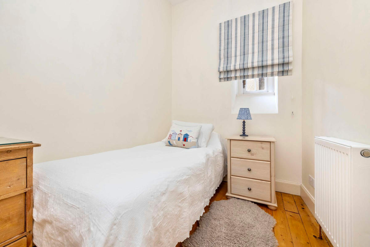 Single bedroom