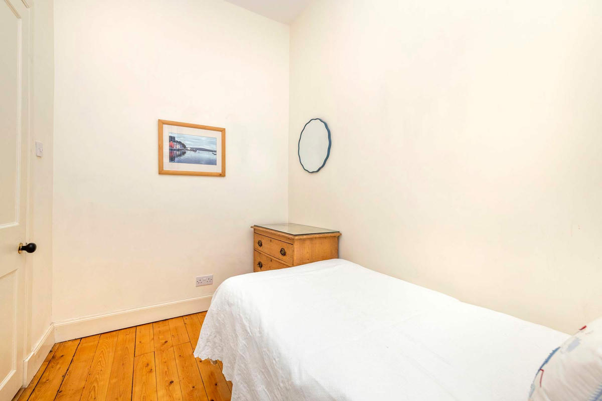 Single bedroom
