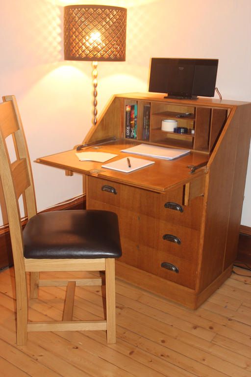 Writing table in drawing room (with increased seating)