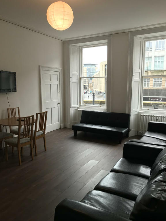 Open Plan Living / Dining / Kitchen Area