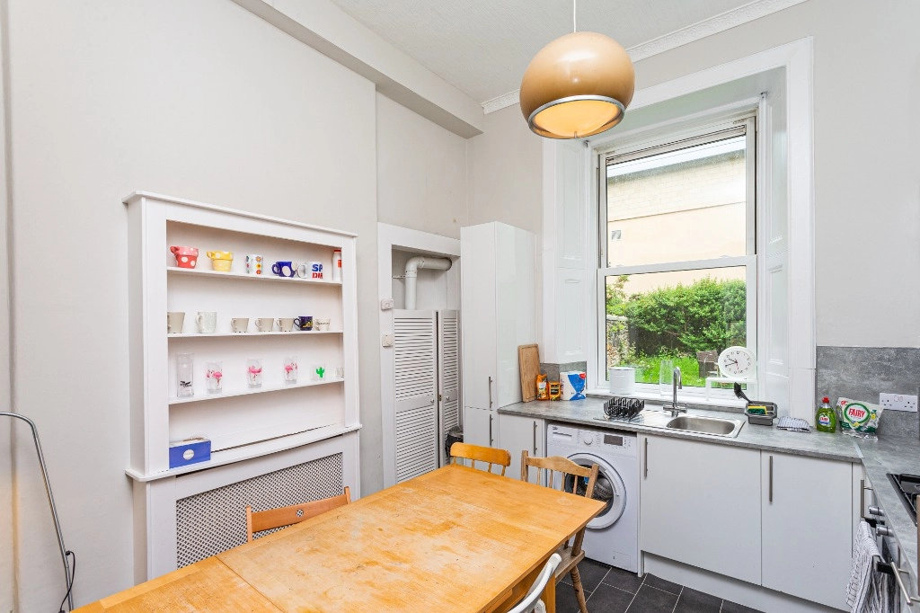 Dining kitchen
