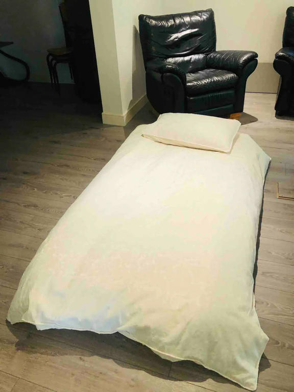 Single floor mattress