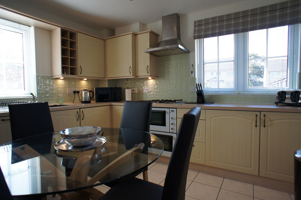 Kitchen & Dining Area