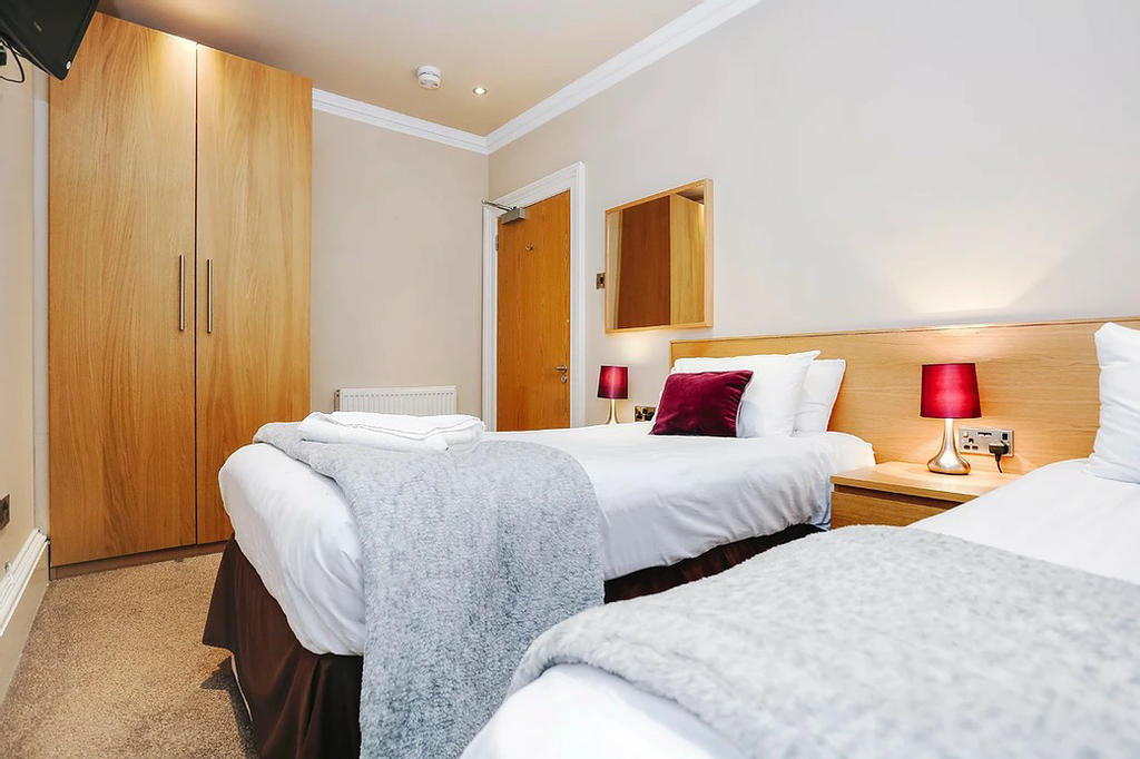 Bedroom 3 (with zip&link beds)