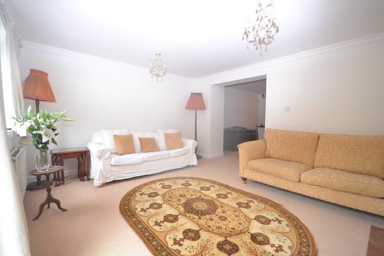 Open Plan Living / Dining Room & Kitchen