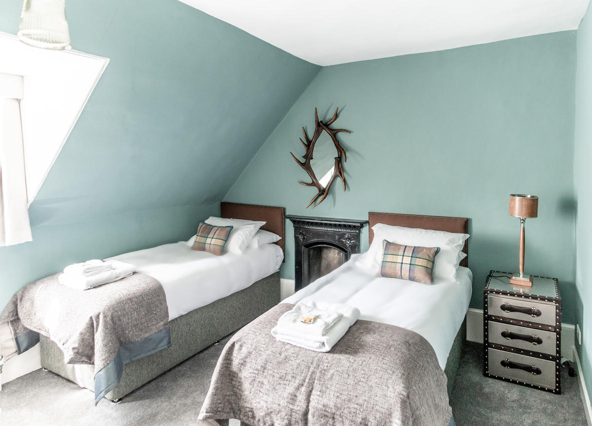 Bedroom (Stag)