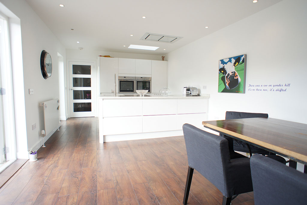 Kitchen & Dining Area