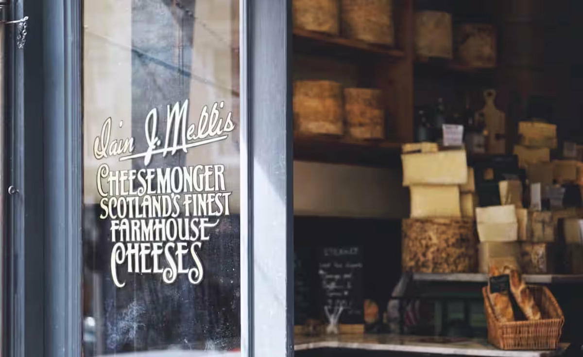 One of the wonderful independent shops located on the famous and picturesque Victoria Street. A two minute walk from the apartment