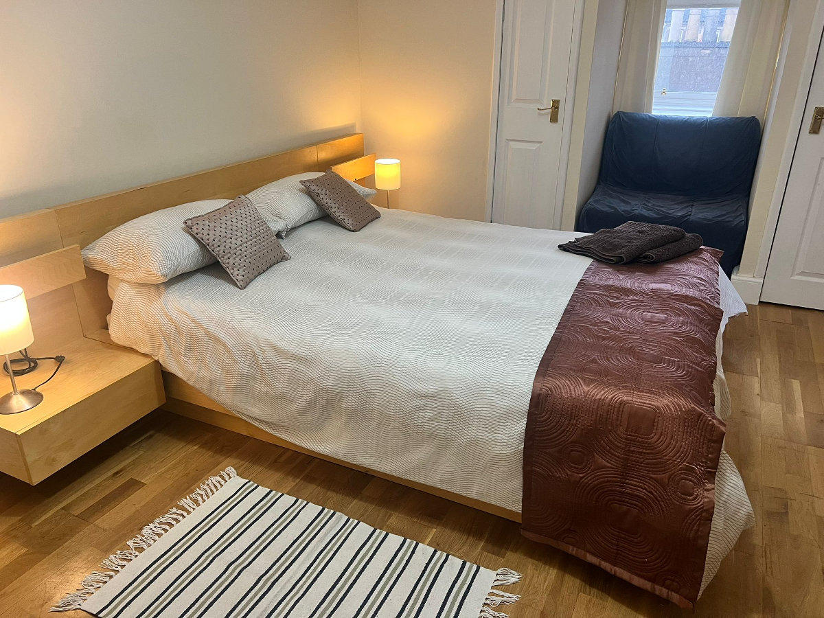 Bedroom 1 (double or Twin beds)