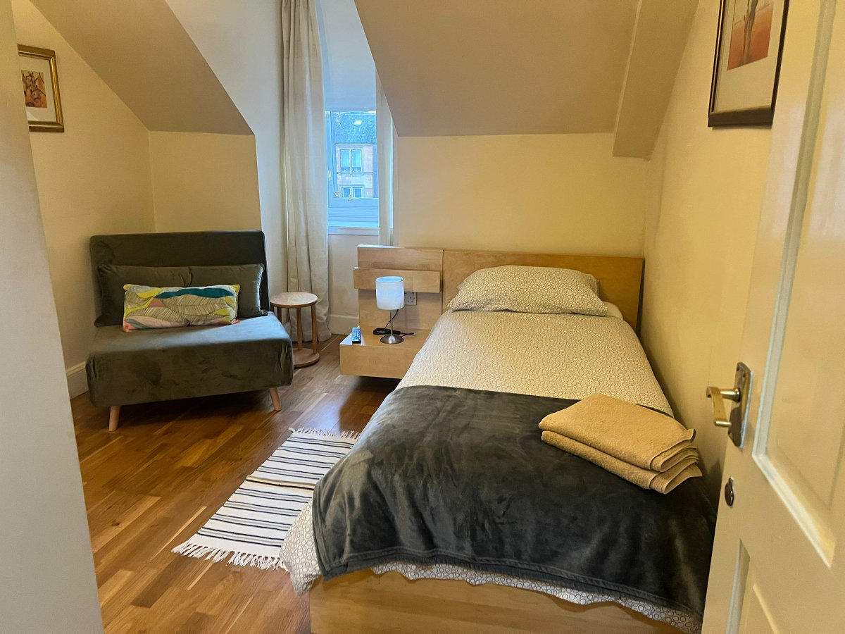 Bedroom 2 (single or twin beds)