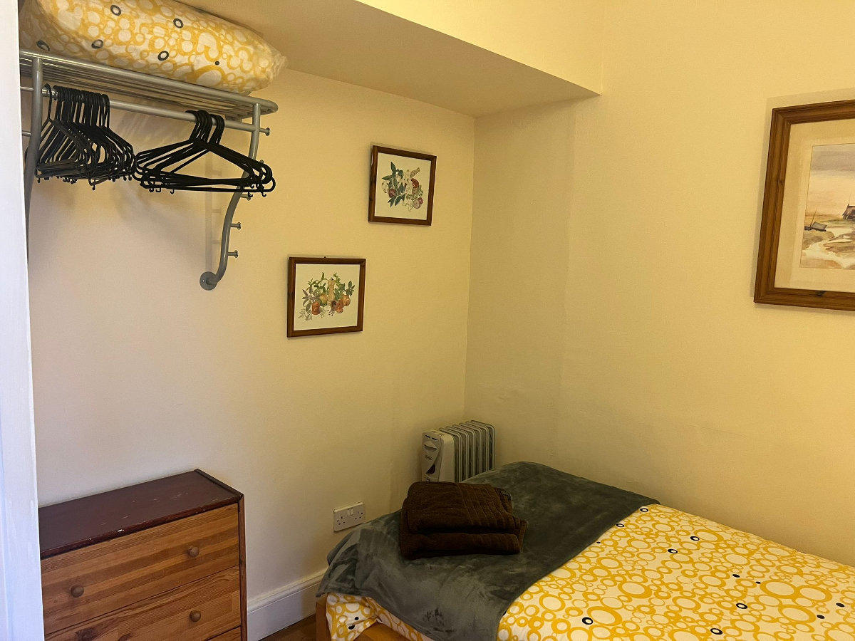 Bedroom 3 (single bed)