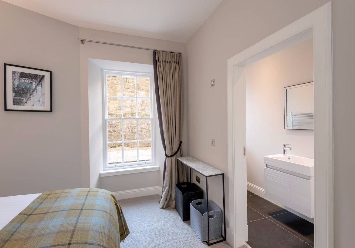 Master Bedroom with king-size bed 
