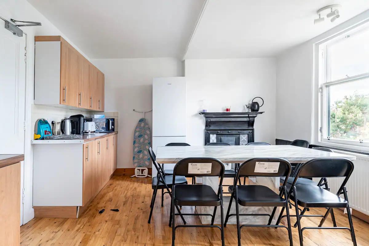 Dining kitchen