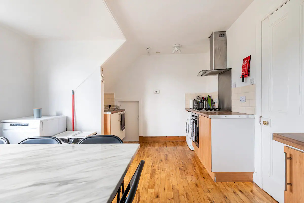 Dining kitchen