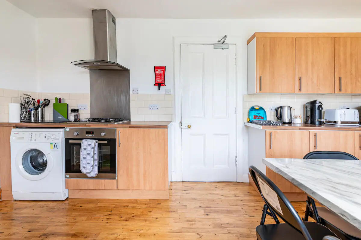 Dining kitchen