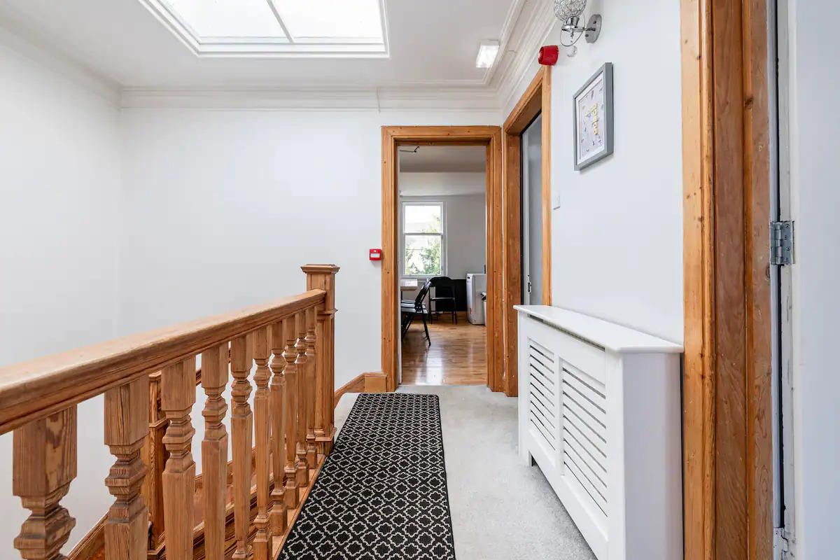 Hall (upper floor)