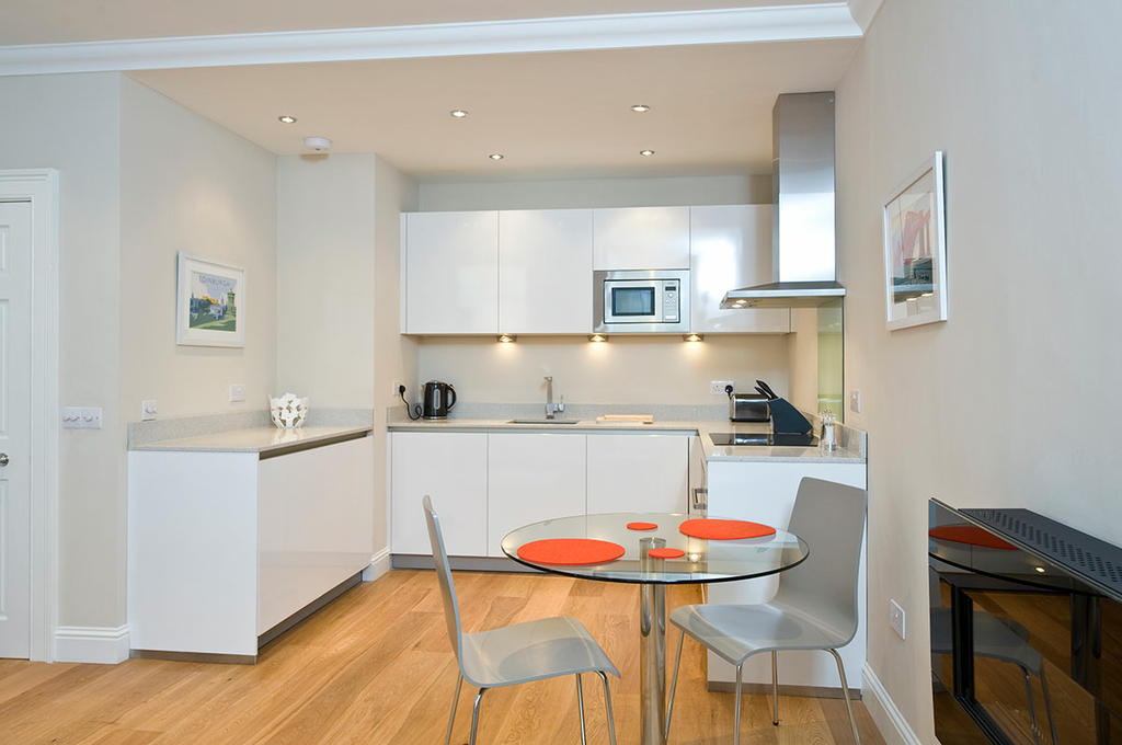 Kitchen/Dining area