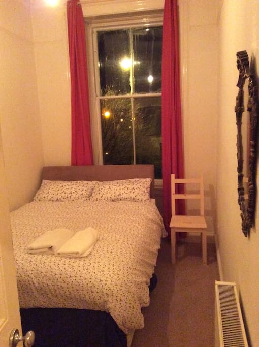 King Bedroom with Edwardian wardrobe