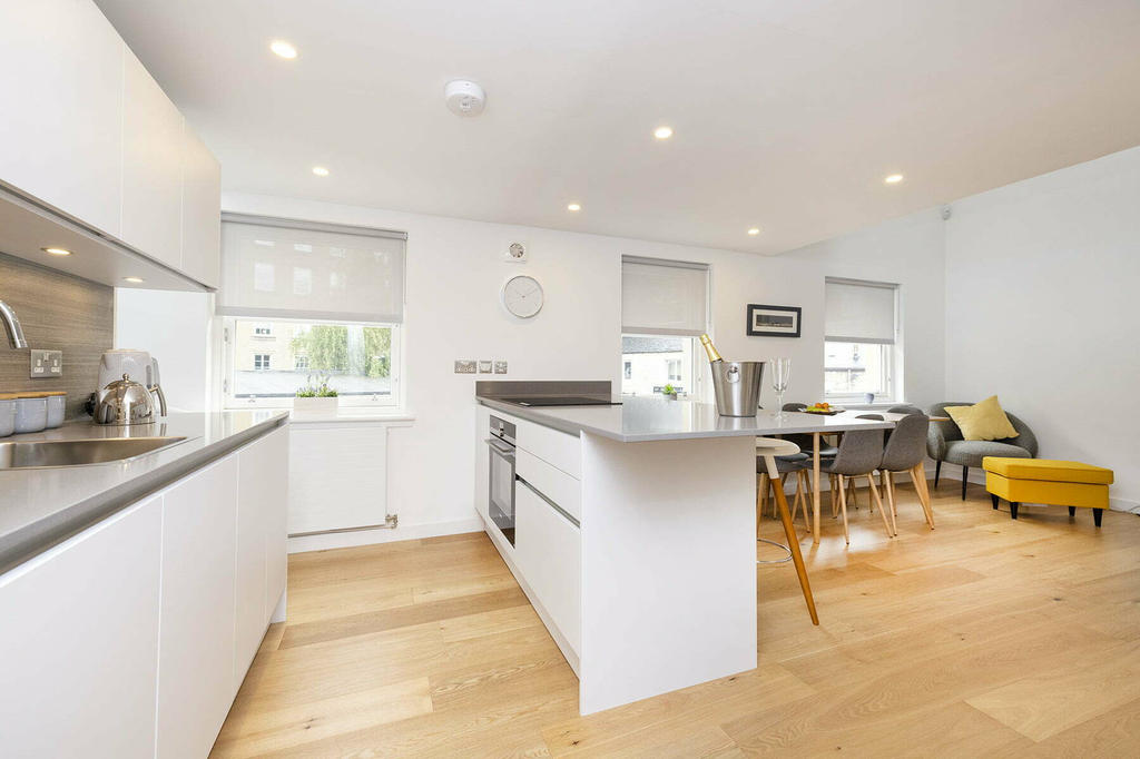 Kitchen / Dining area